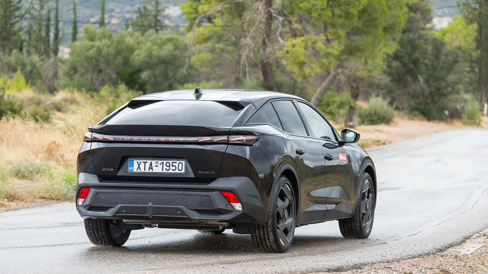 Δοκιμή ανανεωμένου Peugeot 408 PHEV 240 PS: Το ρεύμα σε πάει πιο μακριά